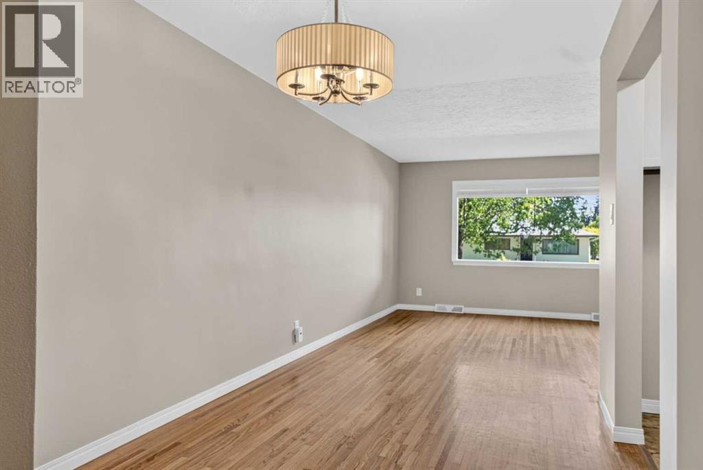 136 41 Avenue NW — photo 5