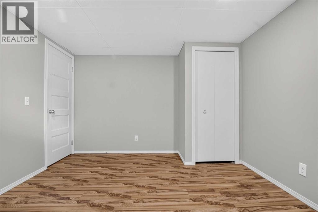136 41 Avenue NW — photo 27