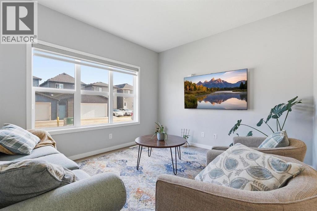 623 Savanna Crescent NE — photo 12