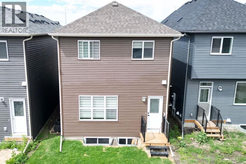 623 Savanna Crescent NE — photo 43