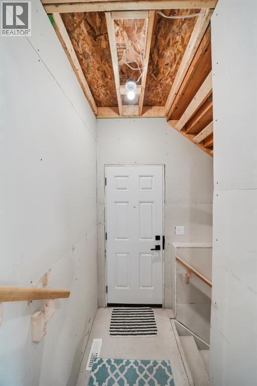 623 Savanna Crescent NE — photo 35