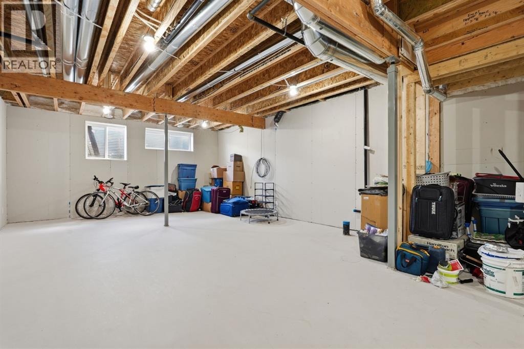 623 Savanna Crescent NE — photo 38