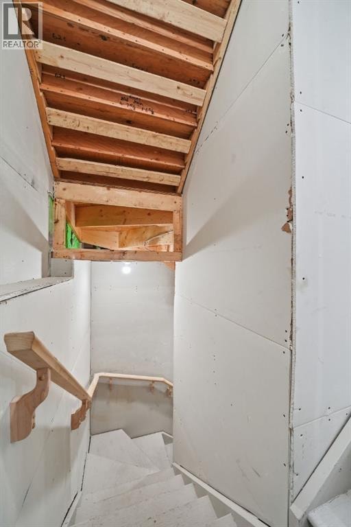 623 Savanna Crescent NE — photo 36