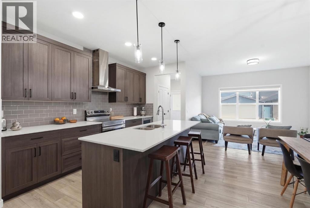 623 Savanna Crescent NE — photo 8
