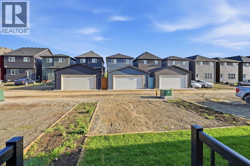 623 Savanna Crescent NE — photo 41