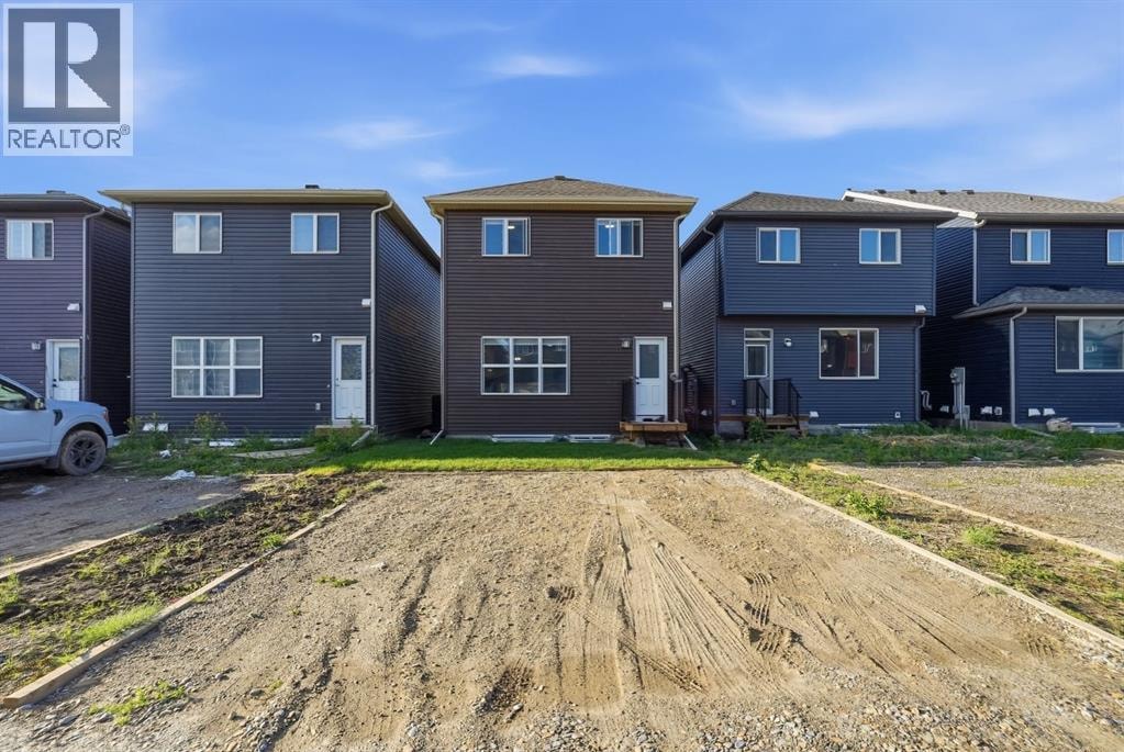 623 Savanna Crescent NE — photo 42