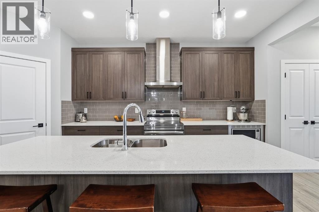 623 Savanna Crescent NE — photo 9