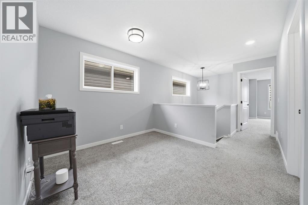 623 Savanna Crescent NE — photo 18