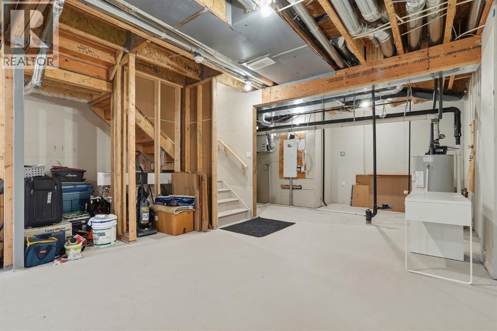 623 Savanna Crescent NE — photo 37