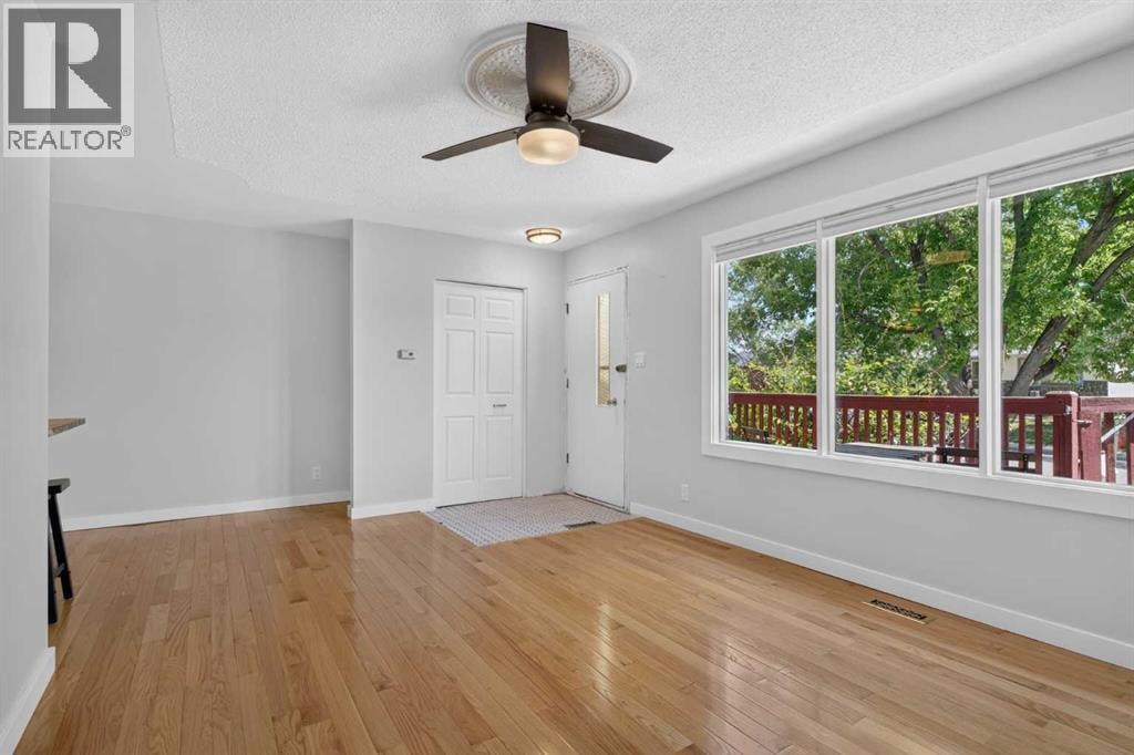 7631 22 Street SE — photo 5