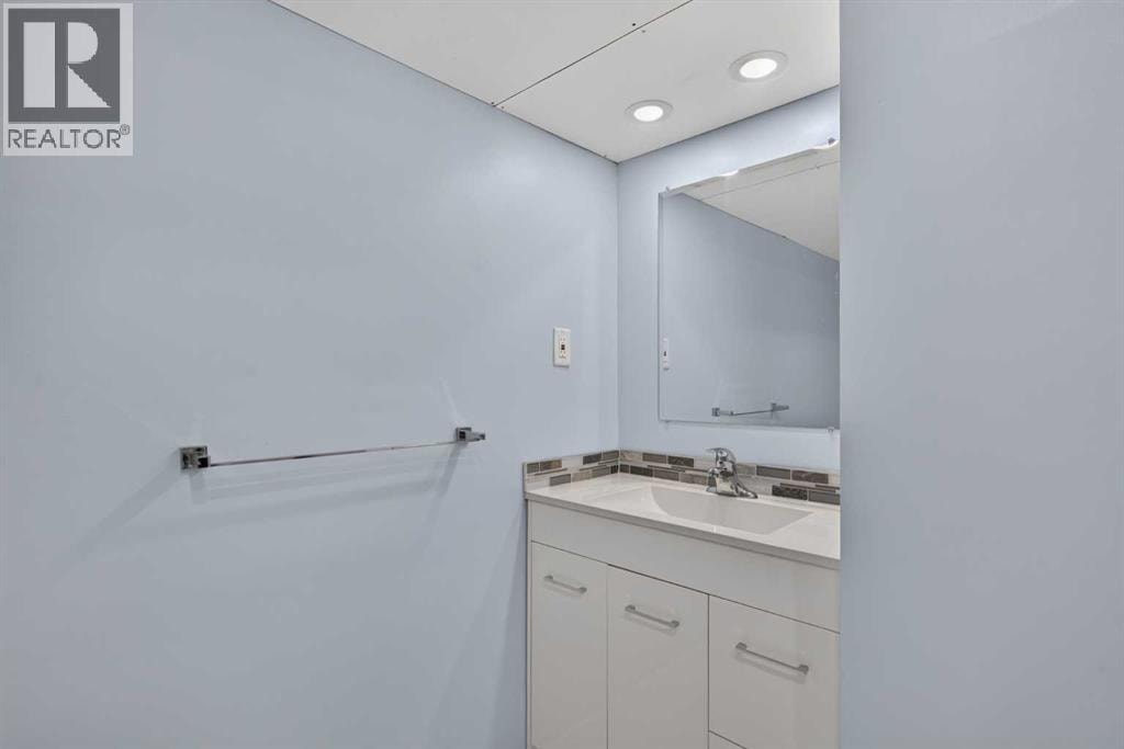 7631 22 Street SE — photo 35