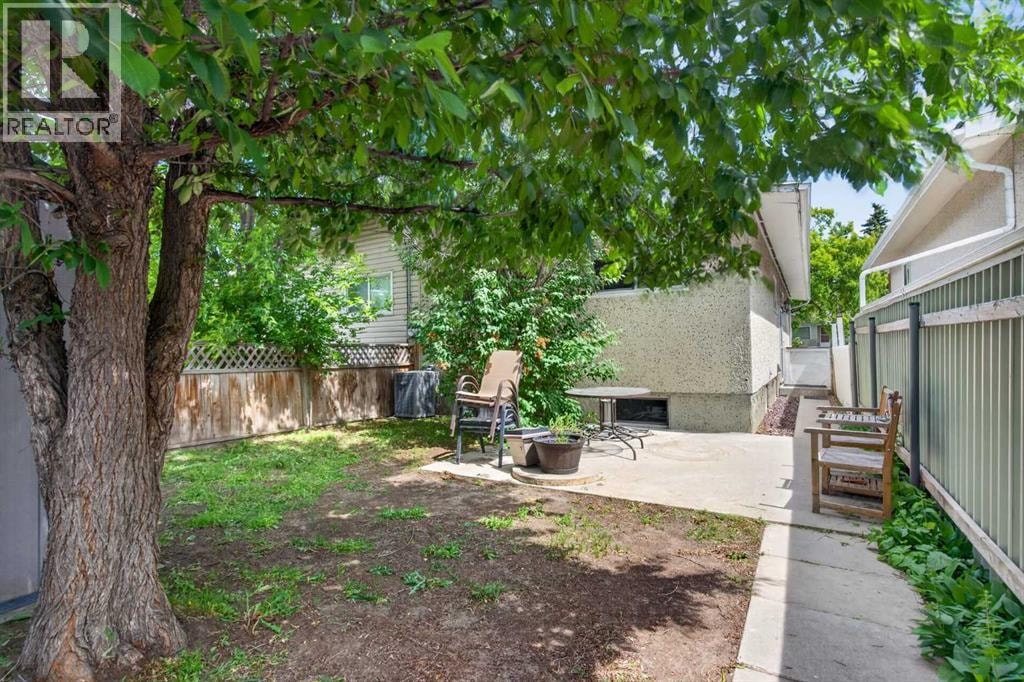 7631 22 Street SE — photo 47