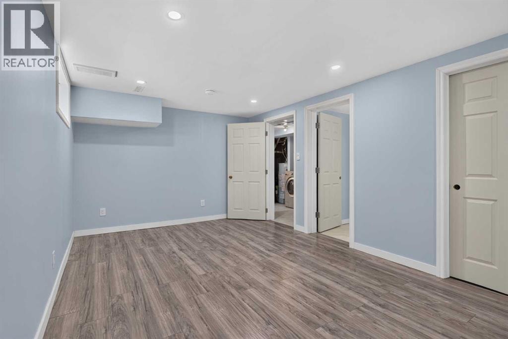 7631 22 Street SE — photo 41