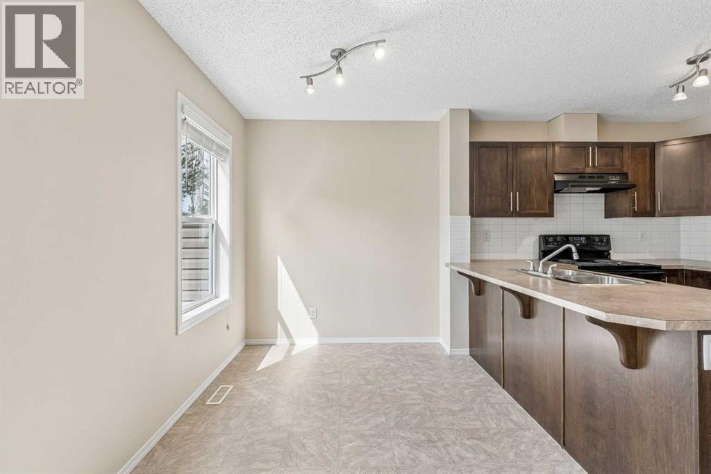43, 105 Drake Landing Common — photo 16