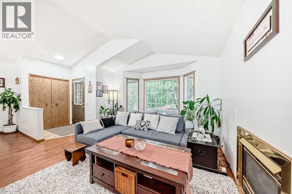 16 Martinridge Way NE — photo 4