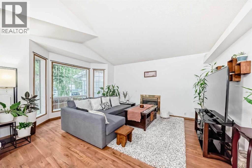 16 Martinridge Way NE — photo 3