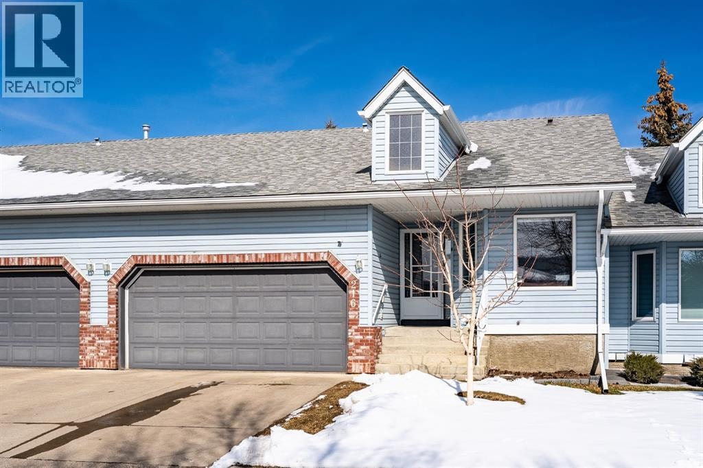 216 Valley Ridge Heights NW