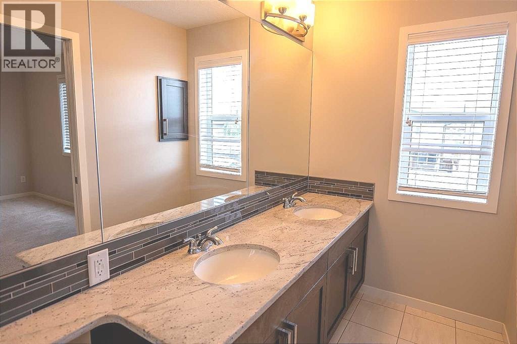 124 Howse Avenue NE — photo 28