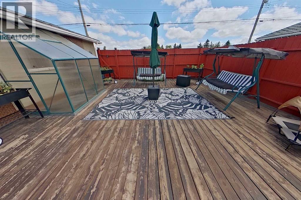 3232 Doverville Crescent SE — photo 6