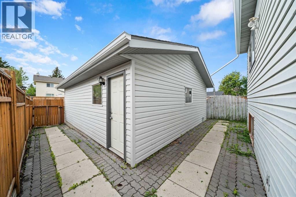 107 Tararidge Close NE — photo 33