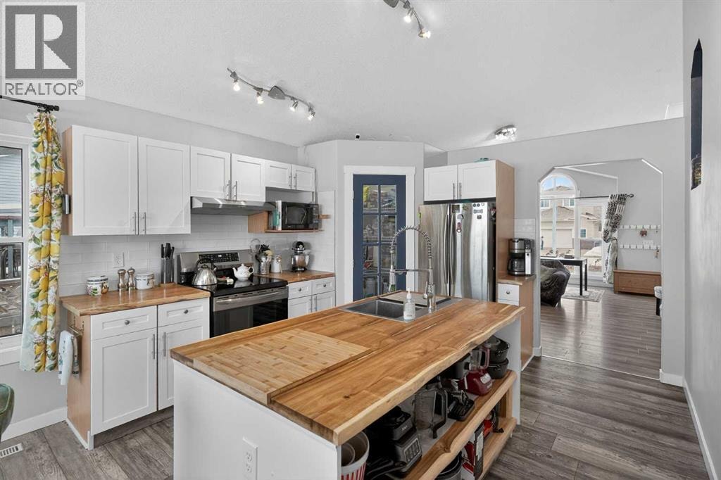 38 Canoe Circle SW — photo 3