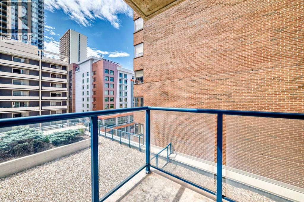 701, 920 5 Avenue SW — photo 35