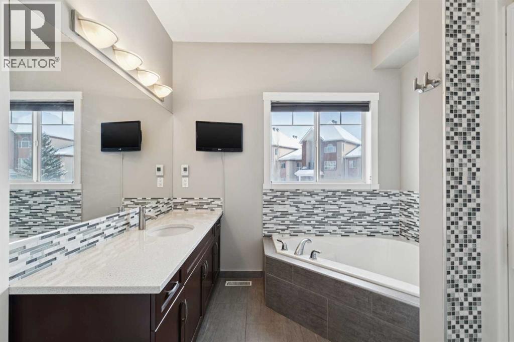 39 Sierra Morena Landing SW — photo 31