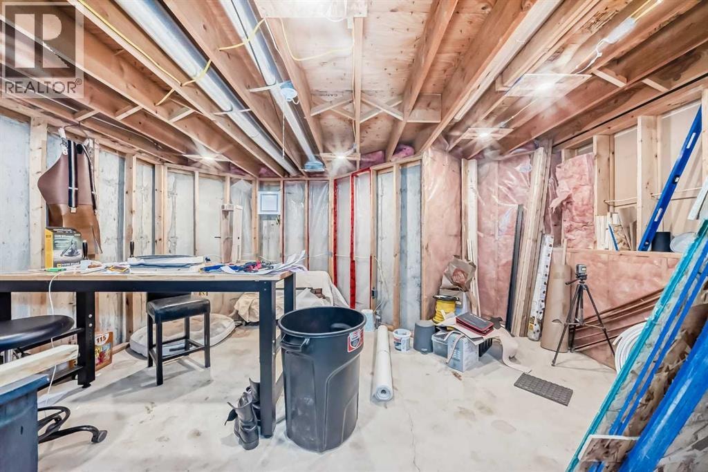 275 6 Avenue NW — photo 30