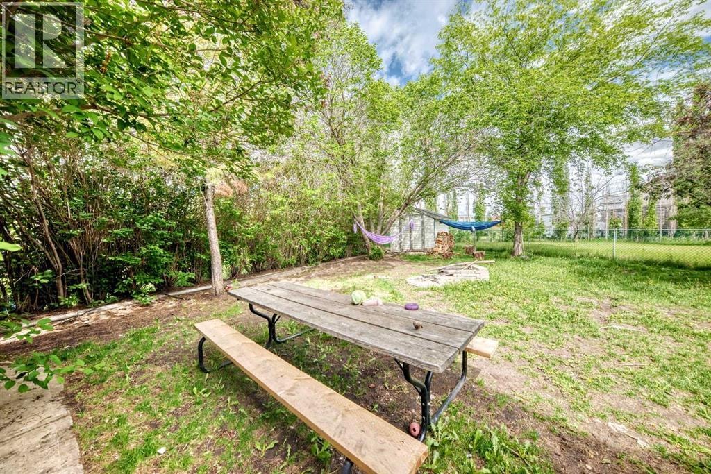 275 6 Avenue NW — photo 34