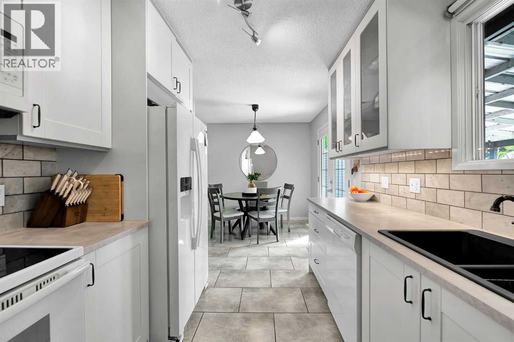 19 Templeton Bay NE — photo 18