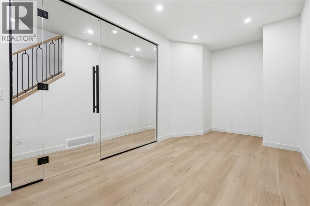 1417 44 Street SW — photo 39