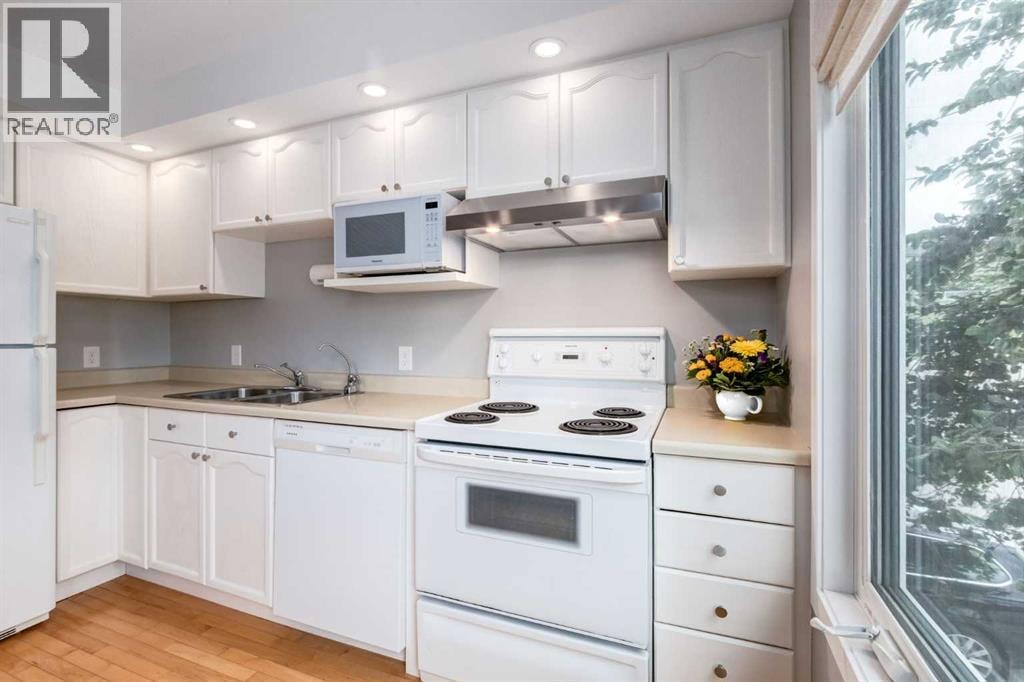 88 Coachway Gardens SW — photo 8