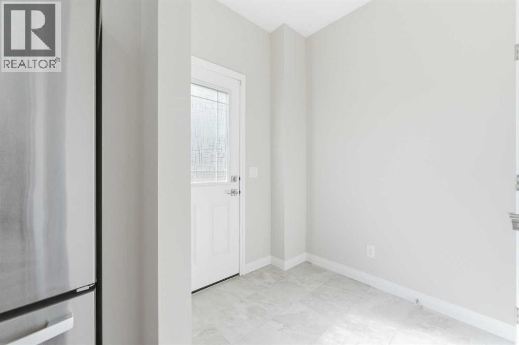 96 Red Embers Crescent NE — photo 8