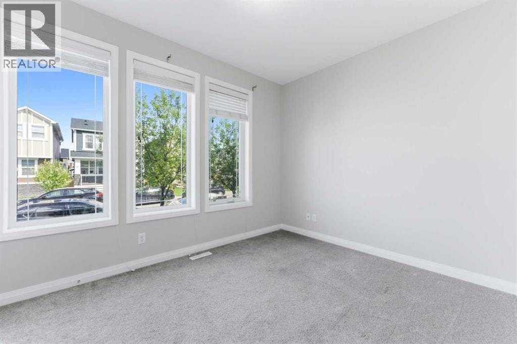 96 Red Embers Crescent NE — photo 35