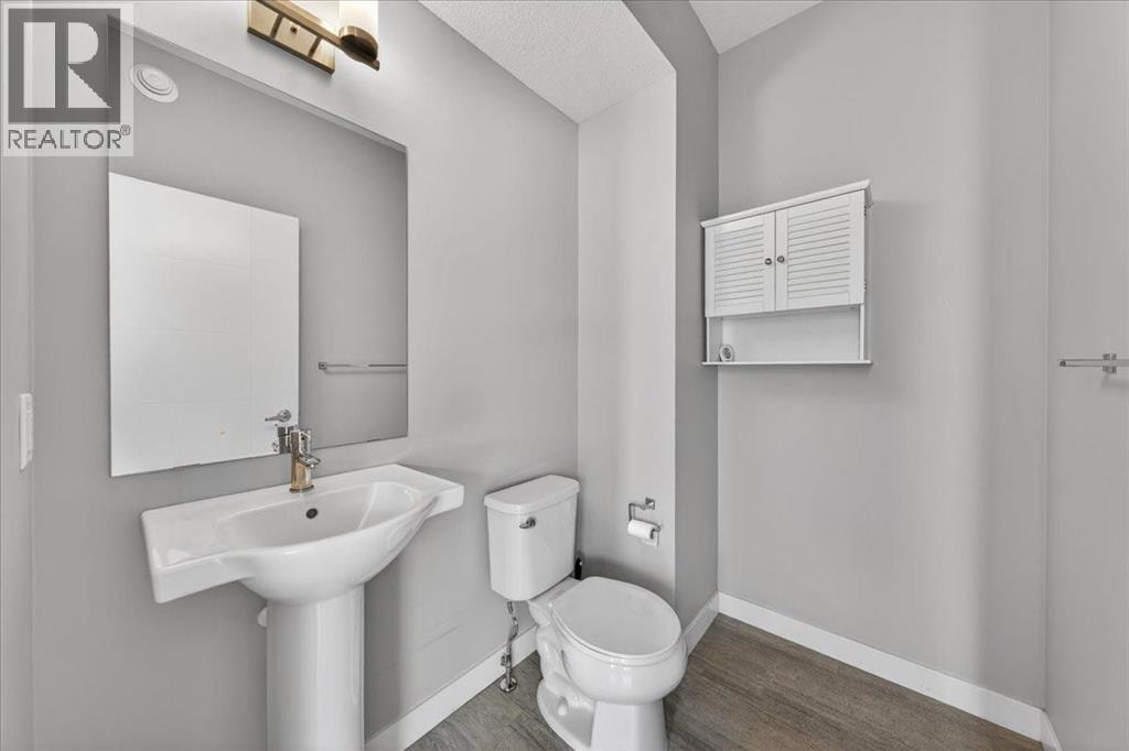 123 Redstone Crescent NE — photo 9