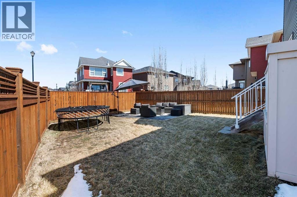 100 Kinniburgh Gardens — photo 40