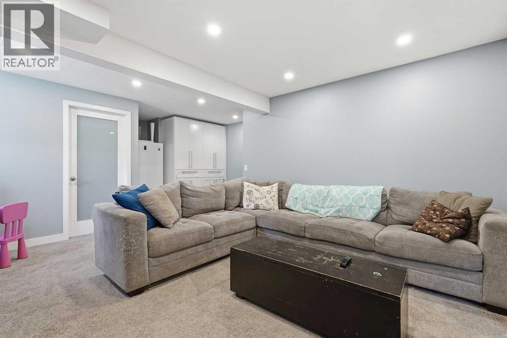 804 Downey Place — photo 33