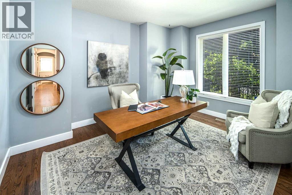 99 Evergreen Square SW — photo 2