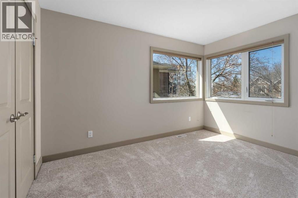 409 19 Avenue NE — photo 22