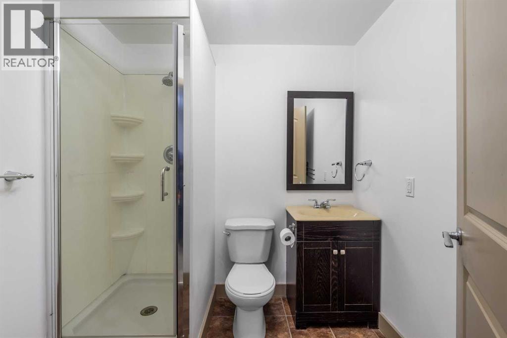 409 19 Avenue NE — photo 33