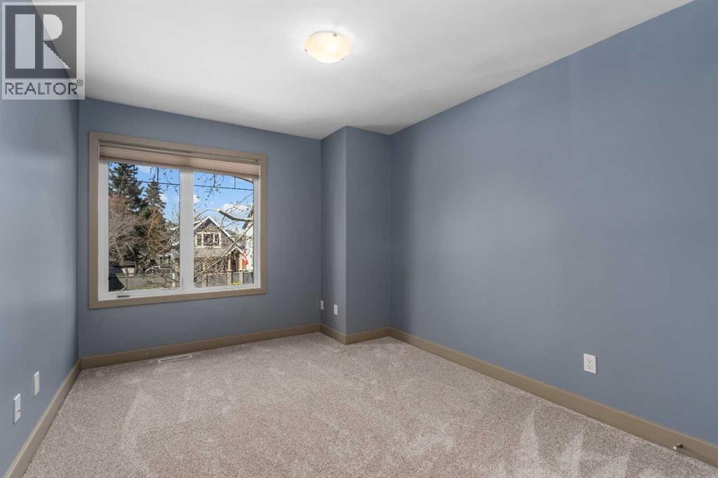 409 19 Avenue NE — photo 23