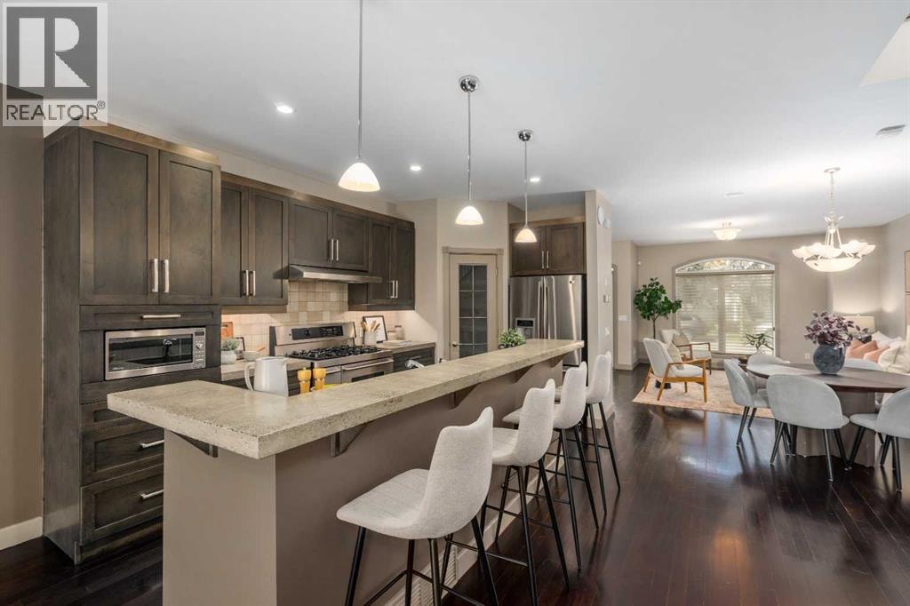 409 19 Avenue NE — photo 12