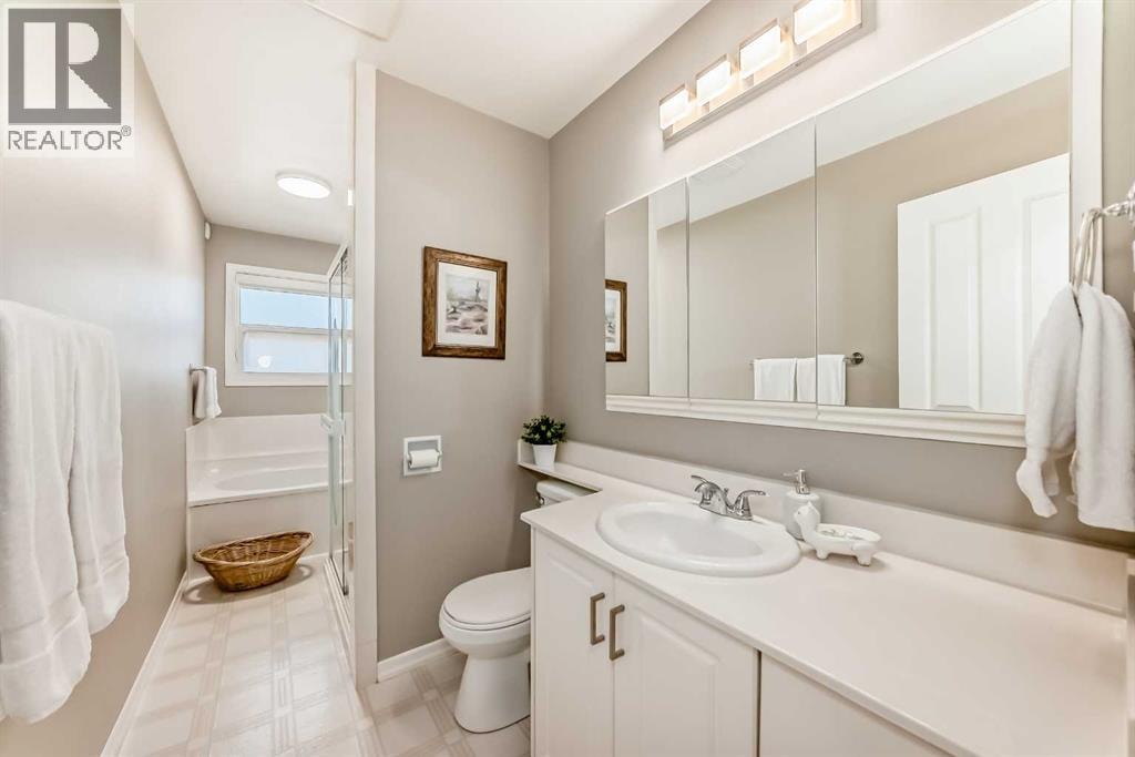 2212 4 Street NE — photo 23