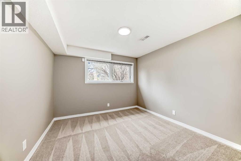 2212 4 Street NE — photo 31
