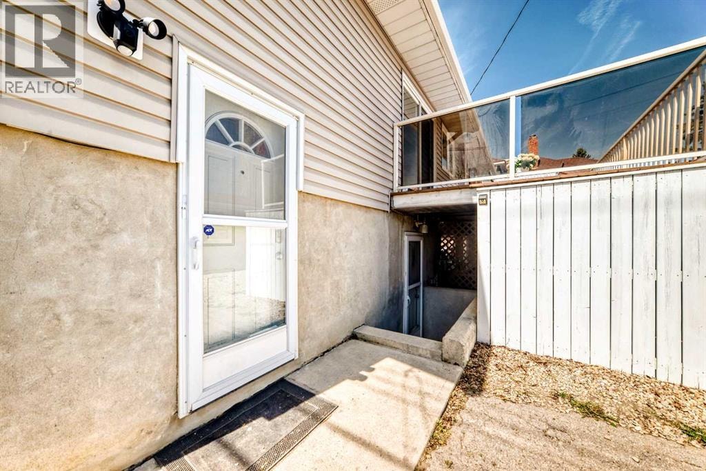 2212 4 Street NE — photo 44