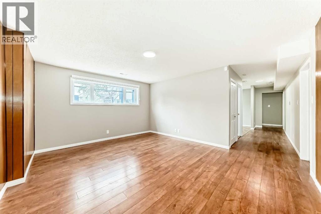 2212 4 Street NE — photo 27