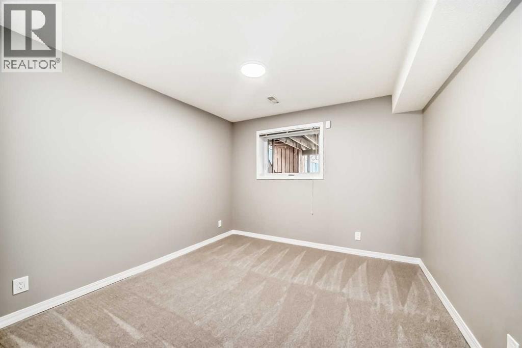 2212 4 Street NE — photo 34