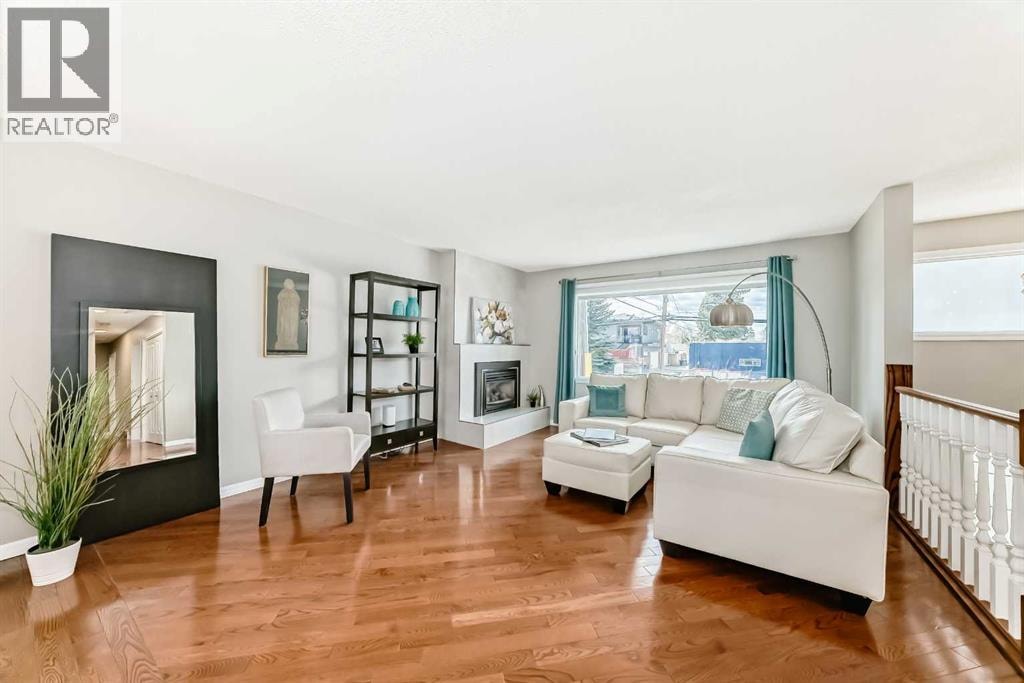2212 4 Street NE — photo 4