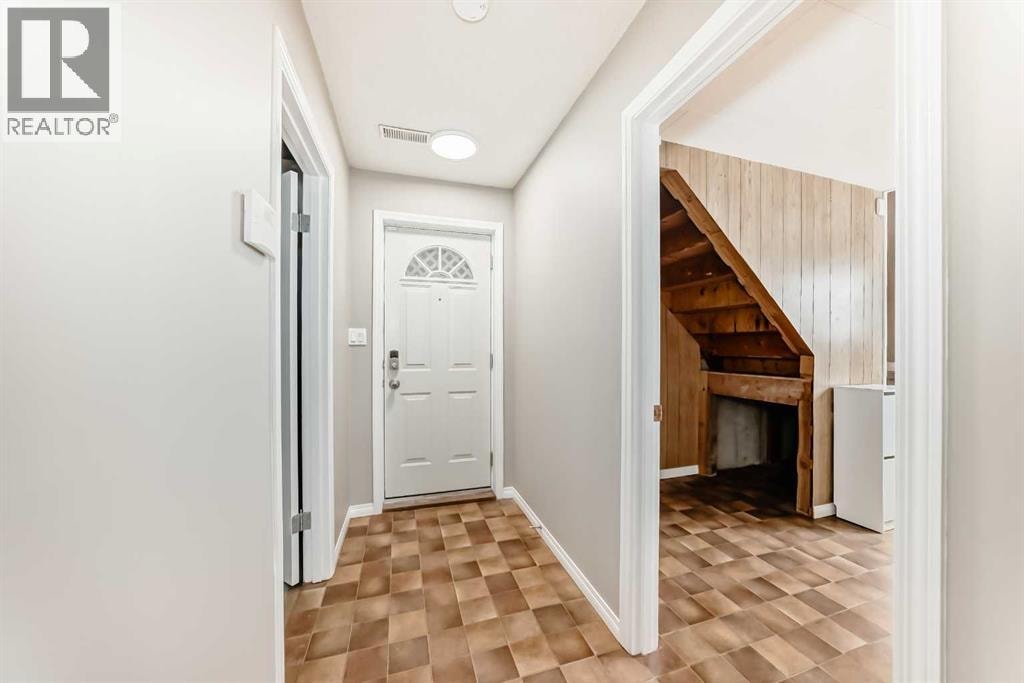 2212 4 Street NE — photo 38