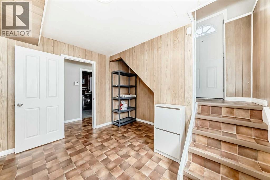 2212 4 Street NE — photo 37